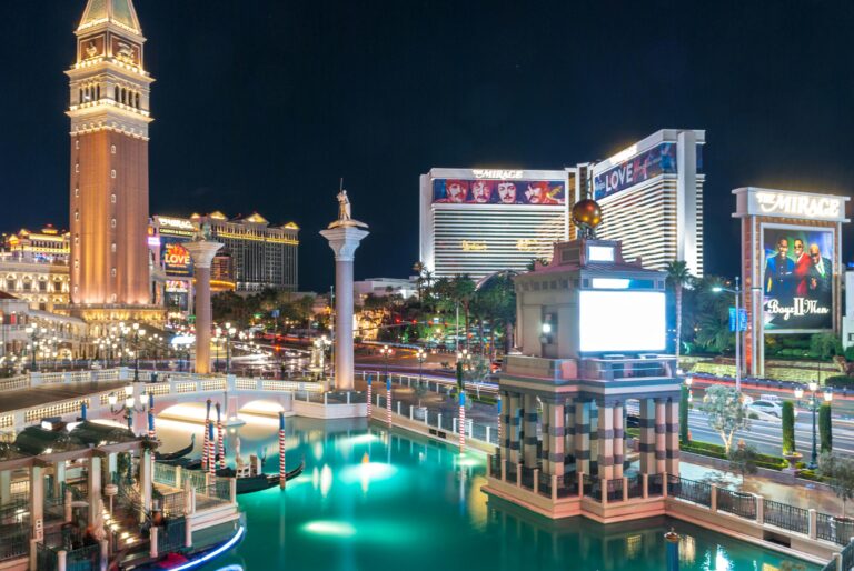 Las Vegas And Phoenix Boil In 110 Degree Heat