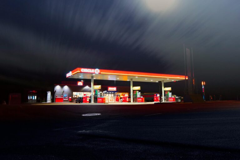 Exxon Helps People Find Gas Stations