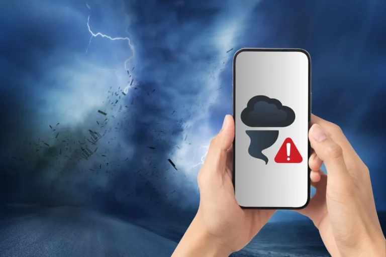 Phones Save People From Tornadoes and Hurricanes